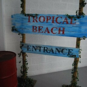 bordtropicalentrance