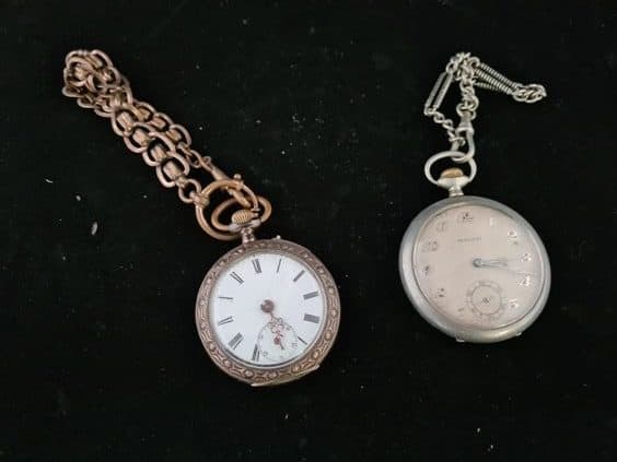 pocketwatch rotated e