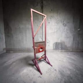 Guillotine